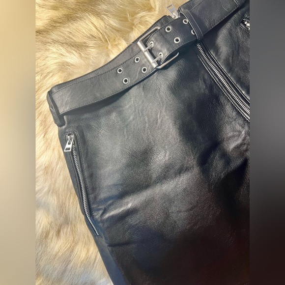 ✨NWT TOPSHOP FAUX‎ LEATHER SKIRT - SIZE 8✨ - Picture 3 of 10